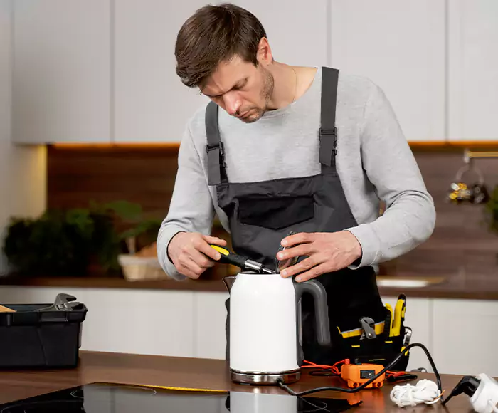 Skilled Blender Technicians: Your Small Appliance Repair Experts for Agawam, MA